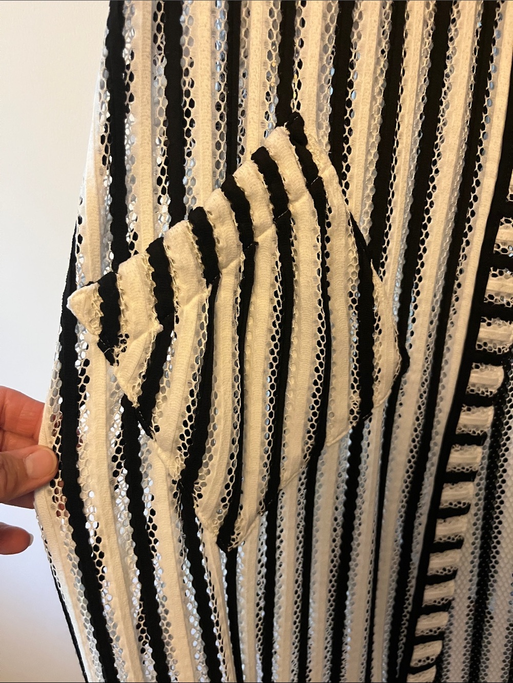 Striped Open Long  Cardigan Vest in Black and White - Picture 6 of 10